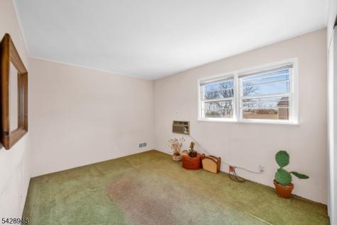 204 Tryon Place Paramus NJ 07652