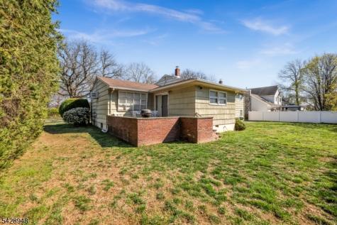204 Tryon Place Paramus NJ 07652