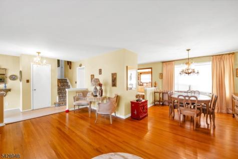 204 Tryon Place Paramus NJ 07652