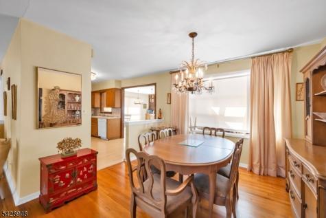 204 Tryon Place Paramus NJ 07652