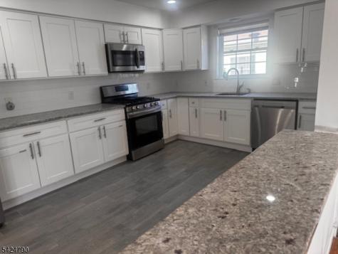 81 Hawthorne Avenue Newark NJ 07112