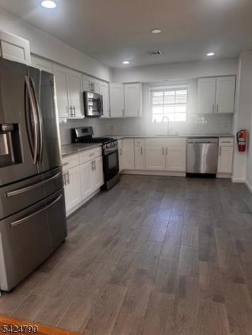 81 Hawthorne Avenue Newark NJ 07112