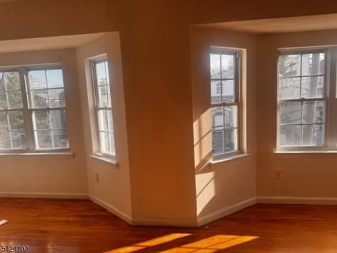 81 Hawthorne Avenue Newark NJ 07112