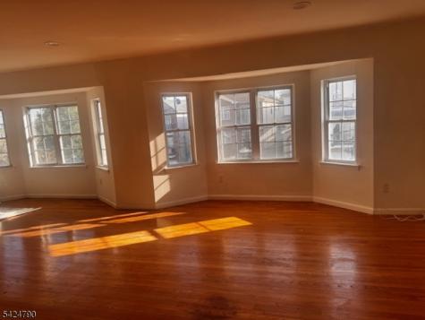 81 Hawthorne Avenue Newark NJ 07112