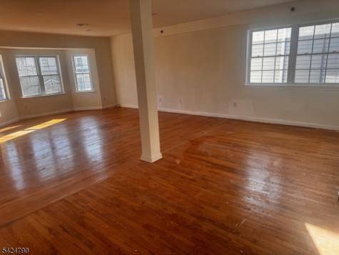 81 Hawthorne Avenue Newark NJ 07112
