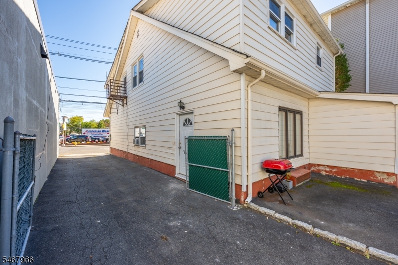 106 Broughton Avenue Bloomfield NJ 07003