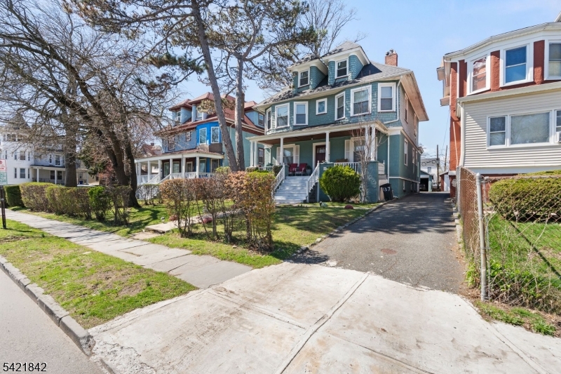 137 S Burnet Street East Orange NJ 07018