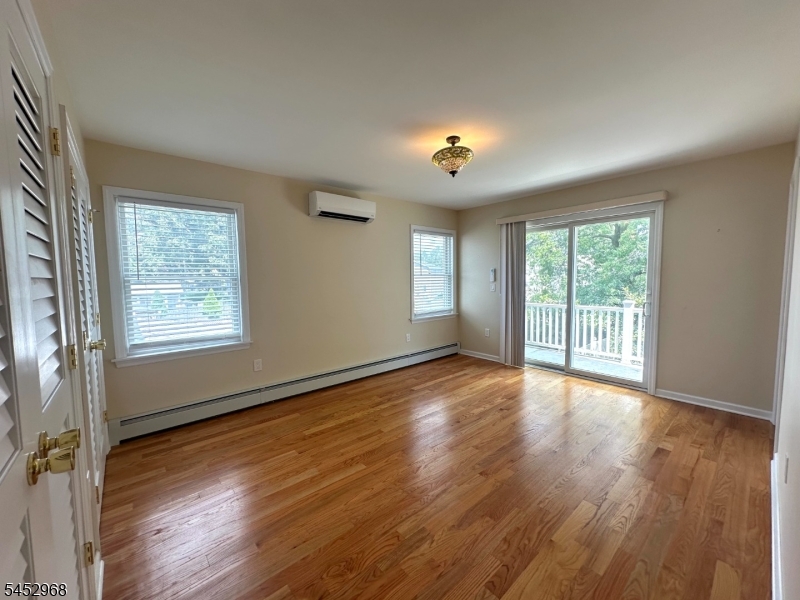 321 Hemlock Street Roselle Park NJ 07204