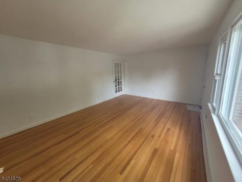 360 New York Avenue Lyndhurst NJ 07071