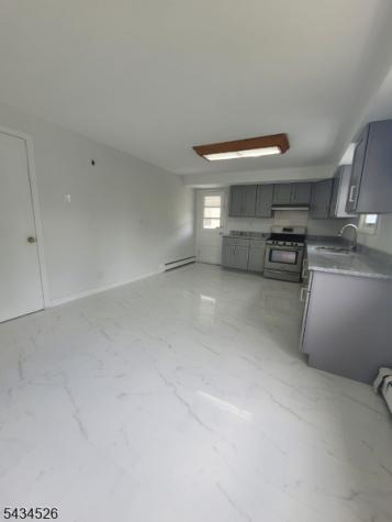 360 New York Avenue Lyndhurst NJ 07071