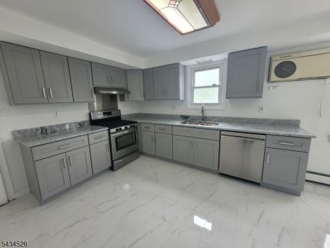 360 New York Avenue Lyndhurst NJ 07071