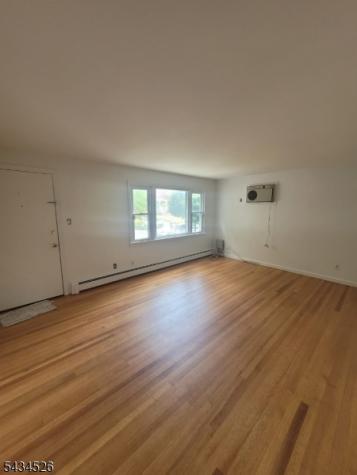 360 New York Avenue Lyndhurst NJ 07071