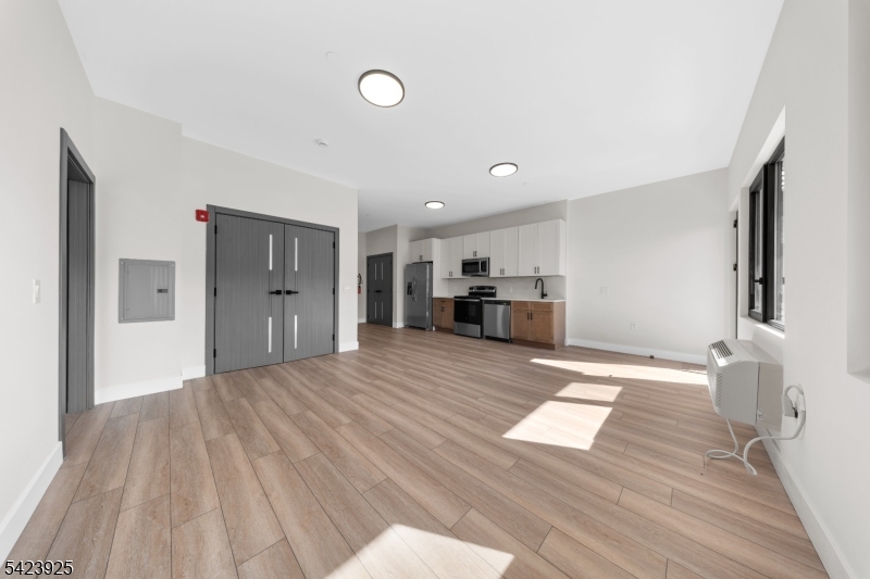 87 Mary Street Paterson NJ 07503