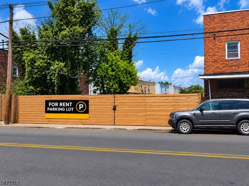 928 18TH Avenue Newark NJ 07106
