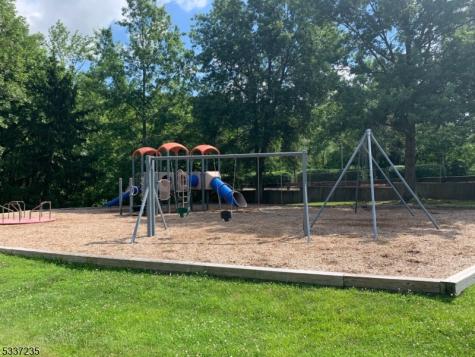 260 Robertson Way Lincoln Park NJ 07035