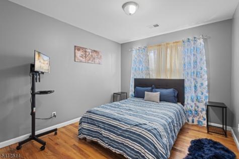 73 Winans Avenue Newark NJ 07108