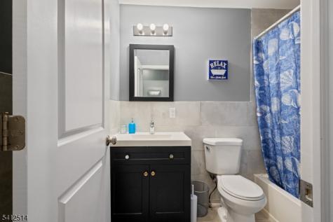 73 Winans Avenue Newark NJ 07108