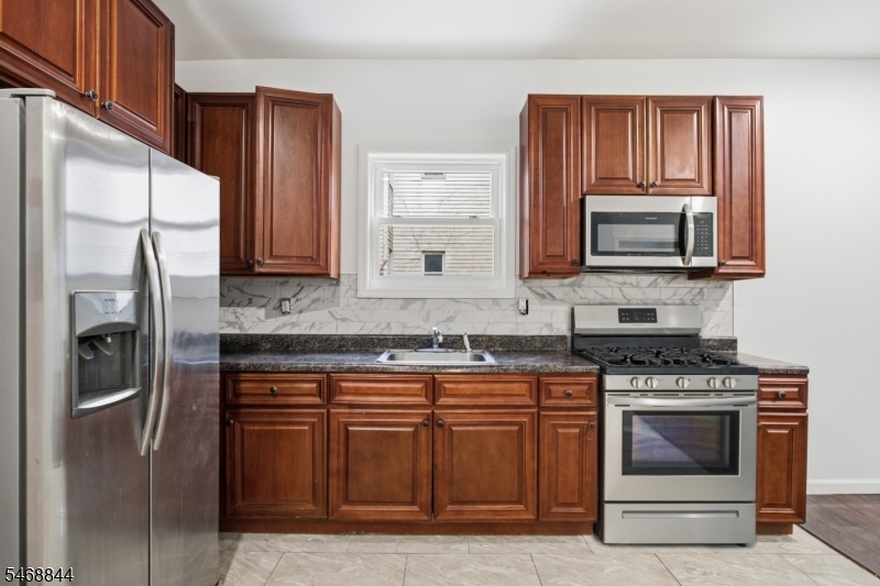 16 Seymour Avenue Newark NJ 07108