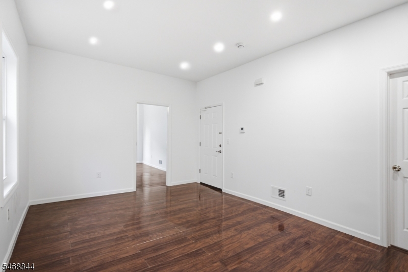 16 Seymour Avenue Newark NJ 07108