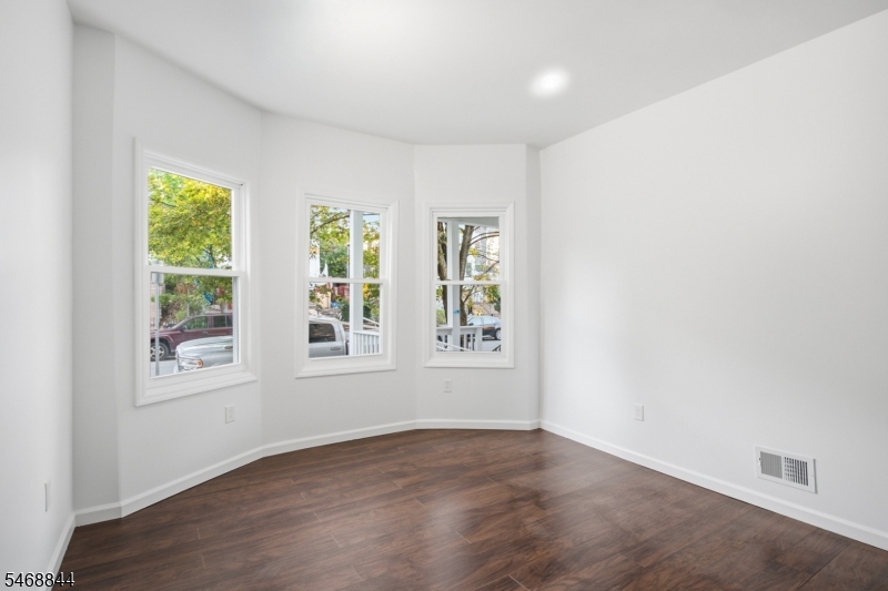 16 Seymour Avenue Newark NJ 07108