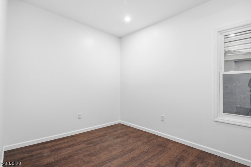 16 Seymour Avenue Newark NJ 07108