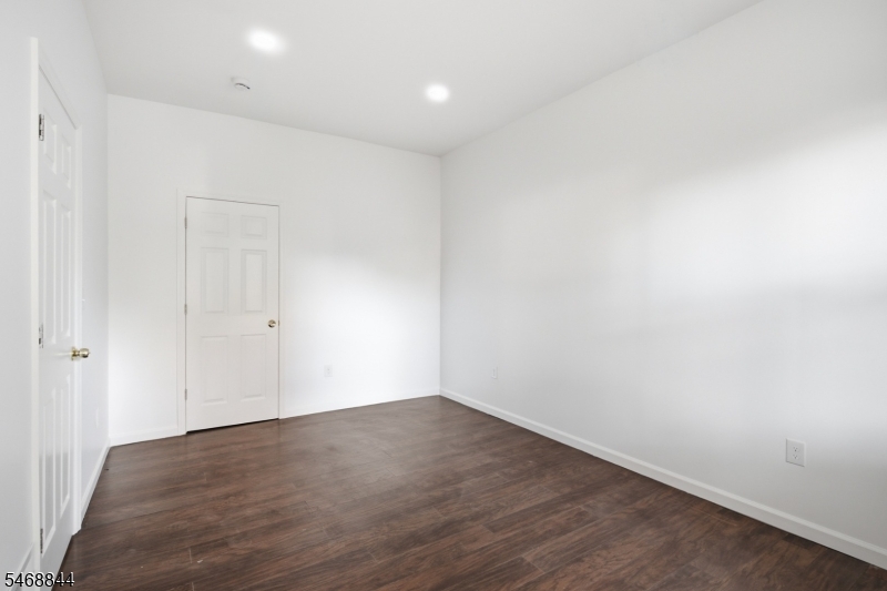 16 Seymour Avenue Newark NJ 07108