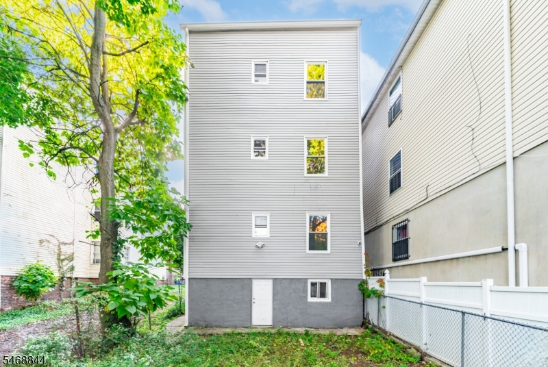 16 Seymour Avenue Newark NJ 07108
