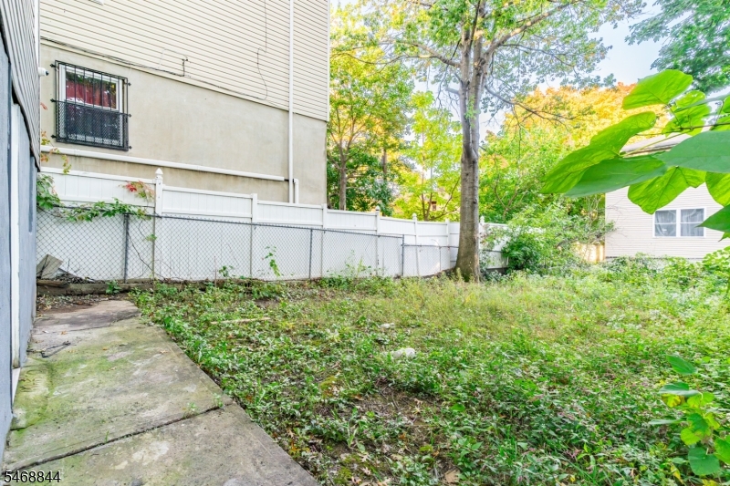 16 Seymour Avenue Newark NJ 07108