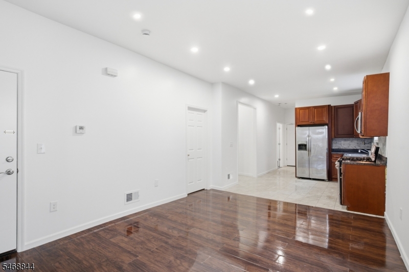 16 Seymour Avenue Newark NJ 07108