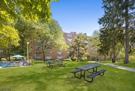 36 Hawthorne Place Montclair NJ 07042