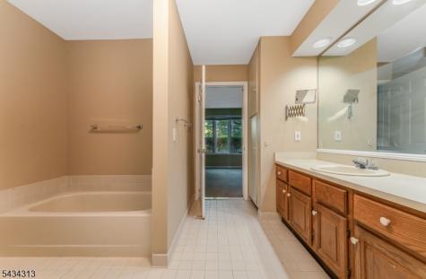 13 Augusta Drive Clinton NJ 08801