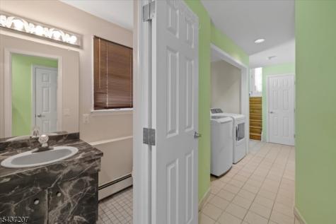 286 Gilbert Avenue Elmwood Park NJ 07407