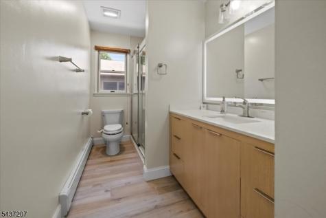 286 Gilbert Avenue Elmwood Park NJ 07407