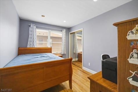286 Gilbert Avenue Elmwood Park NJ 07407