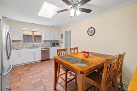 286 Gilbert Avenue Elmwood Park NJ 07407