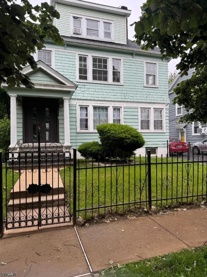 33 Grumman Ave, Apt 2. Newark NJ 07112