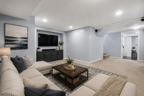 43 Oakland Avenue West Caldwell NJ 07006