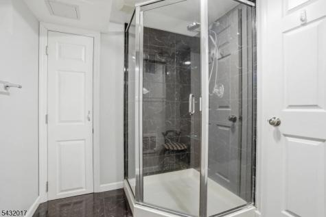 43 Oakland Avenue West Caldwell NJ 07006