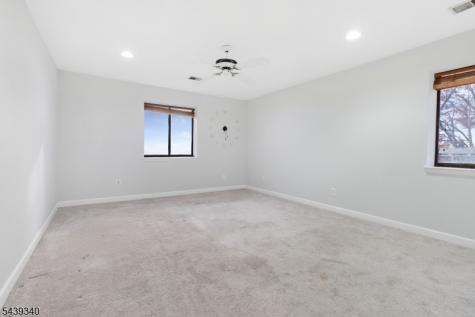 33 Green Valley Court Secaucus NJ 07094