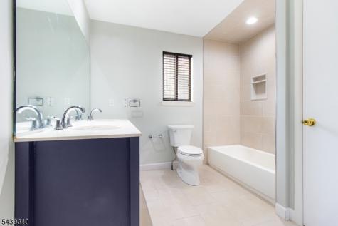 33 Green Valley Court Secaucus NJ 07094