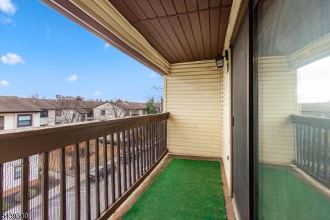 33 Green Valley Court Secaucus NJ 07094