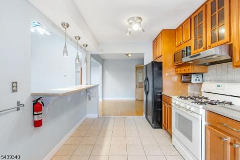 33 Green Valley Court Secaucus NJ 07094