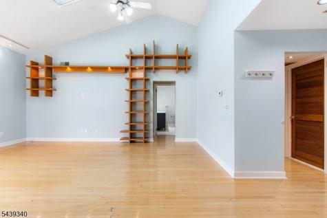 33 Green Valley Court Secaucus NJ 07094