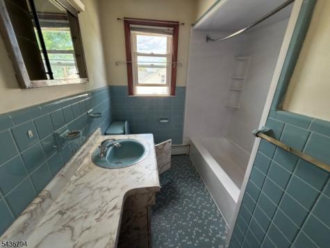1018 Walnut Street Linden NJ 07036
