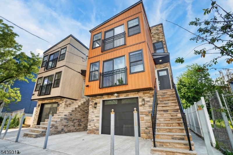 747 S 11th Street Newark NJ 07103