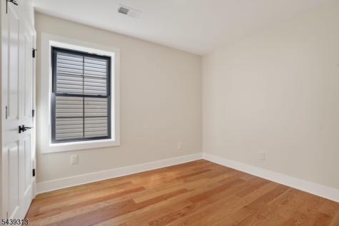 747 S 11th Street Newark NJ 07103
