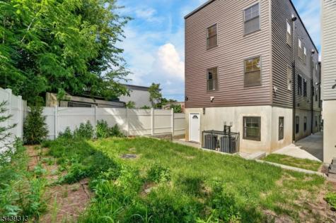 747 S 11th Street Newark NJ 07103