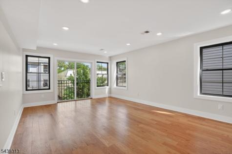 747 S 11th Street Newark NJ 07103