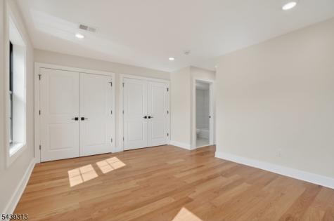747 S 11th Street Newark NJ 07103