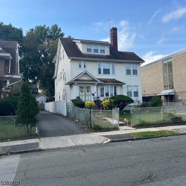 187 4TH Avenue East Orange NJ 07017